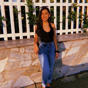 Meet your Posher, Emily